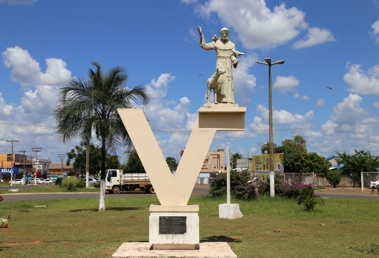 Conheça a história de São Francisco de Assis, Padroeiro de Valparaíso de Goiás
